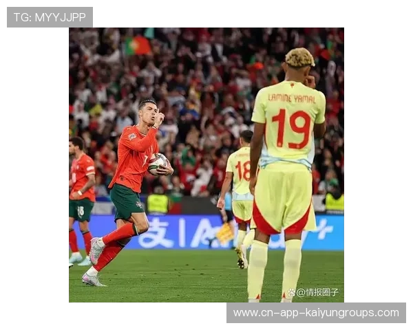 C罗交叉跑动释放中路空间：足球战术革新的关键